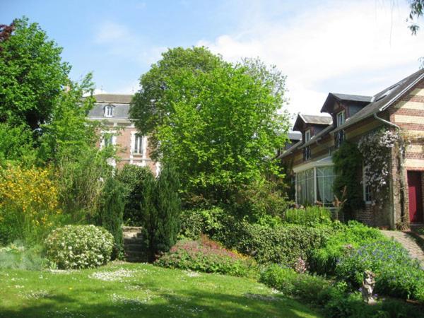 Le Domaine Des Pres Du Hom Bed & Breakfast Bezu-Saint-Eloi Exterior photo