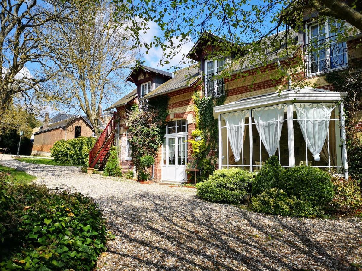 Le Domaine Des Pres Du Hom Bed & Breakfast Bezu-Saint-Eloi Exterior photo