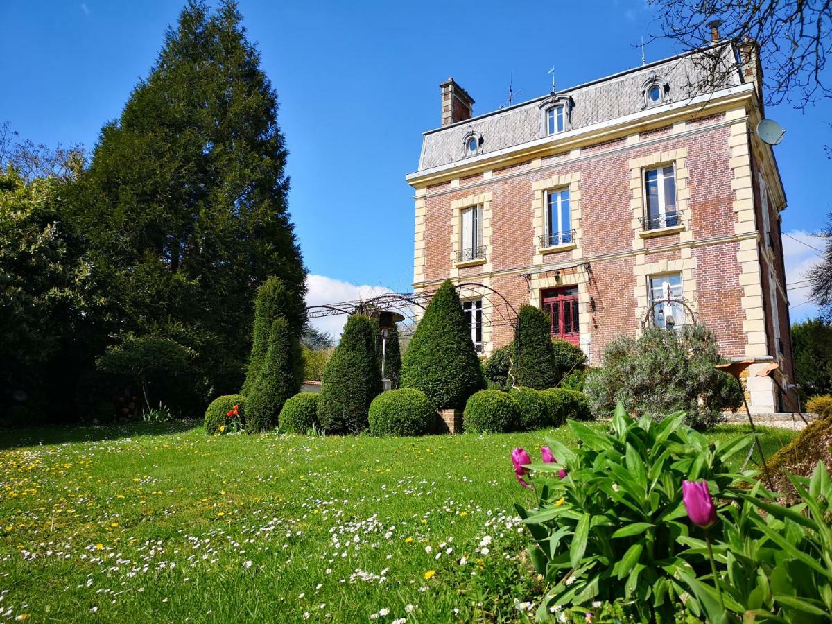 Le Domaine Des Pres Du Hom Bed & Breakfast Bezu-Saint-Eloi Exterior photo