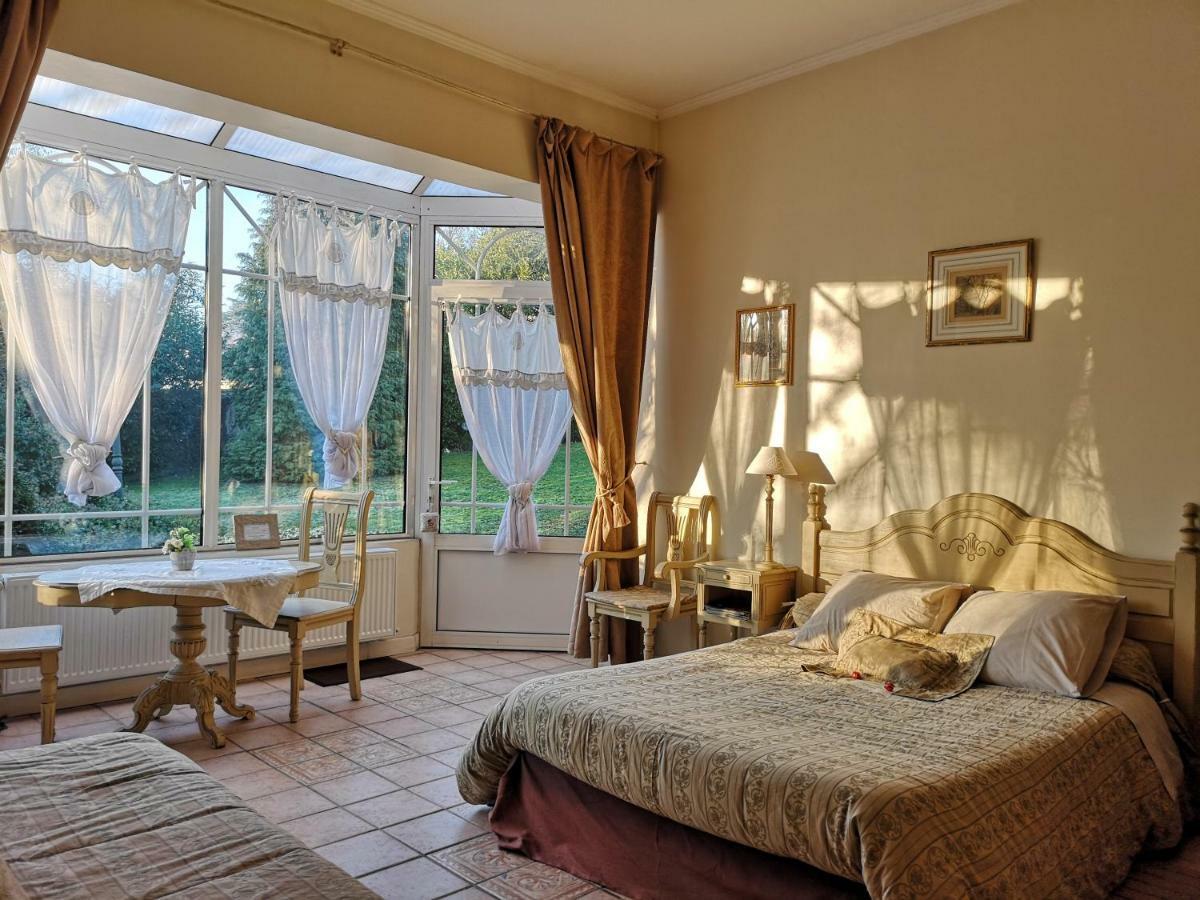 Le Domaine Des Pres Du Hom Bed & Breakfast Bezu-Saint-Eloi Exterior photo